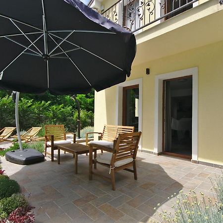 Holiday House With PoolČavle エクステリア 写真