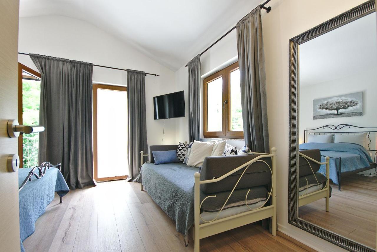 Holiday House With PoolČavle エクステリア 写真